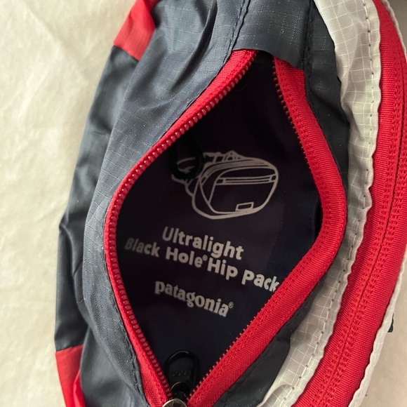 Patagonia Ultra Light Black Hole Hip Pack - Picture 3 of 4